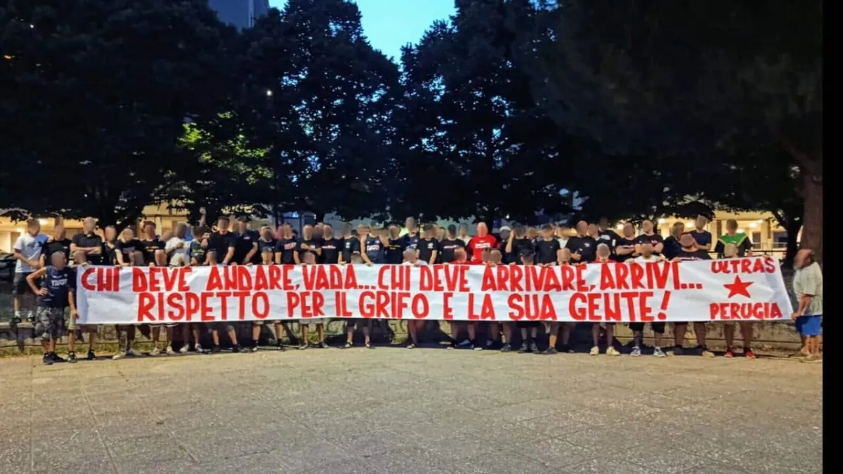 Perugia, gli ultras chiedono chiarezza: striscione sulle trattative per la cessione