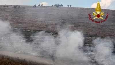 Val di Ranco, si contano i danni dopo il vasto incendio: 30 ettari di terreno in fumo