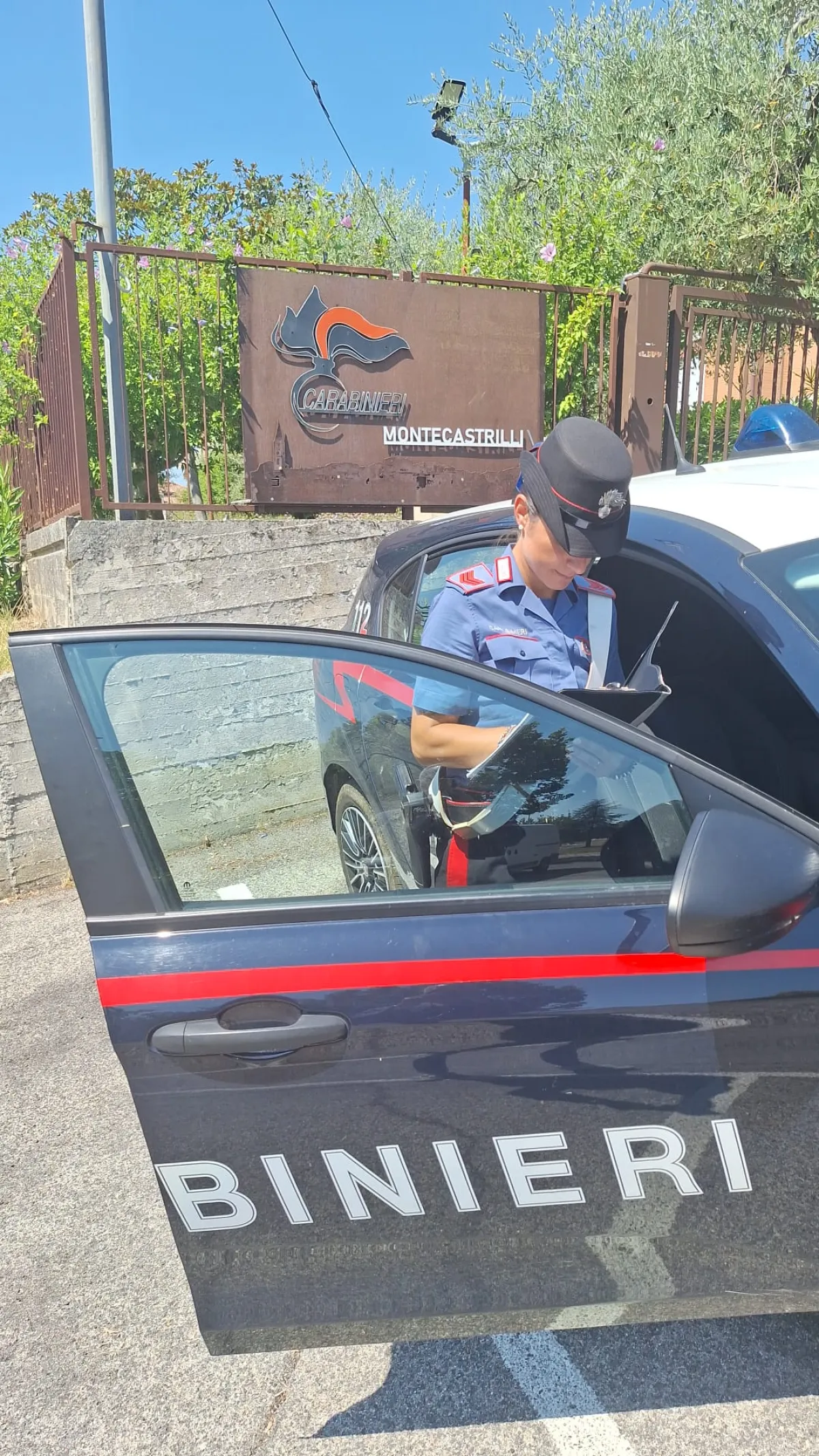 Violenza in famiglia a Montecastrilli: arrestato un 40enne, attivato il braccialetto elettronico